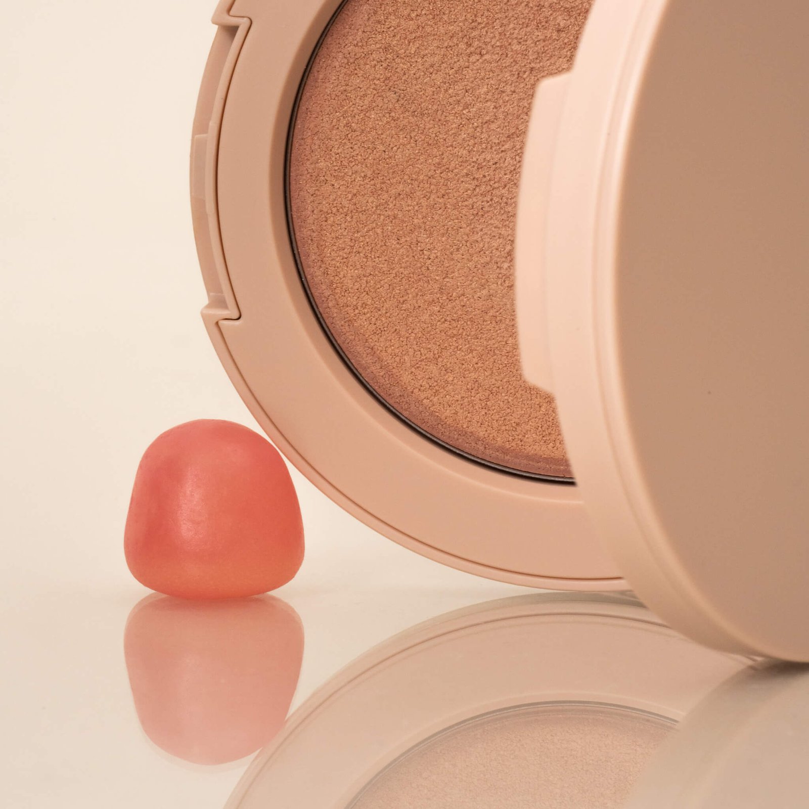 Lightshift Cream Highlighter - Image 17